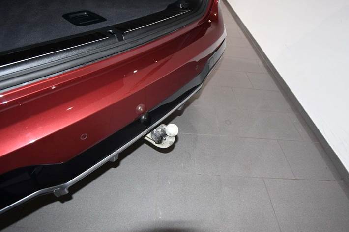 Rød BMW iX3 fra 2025