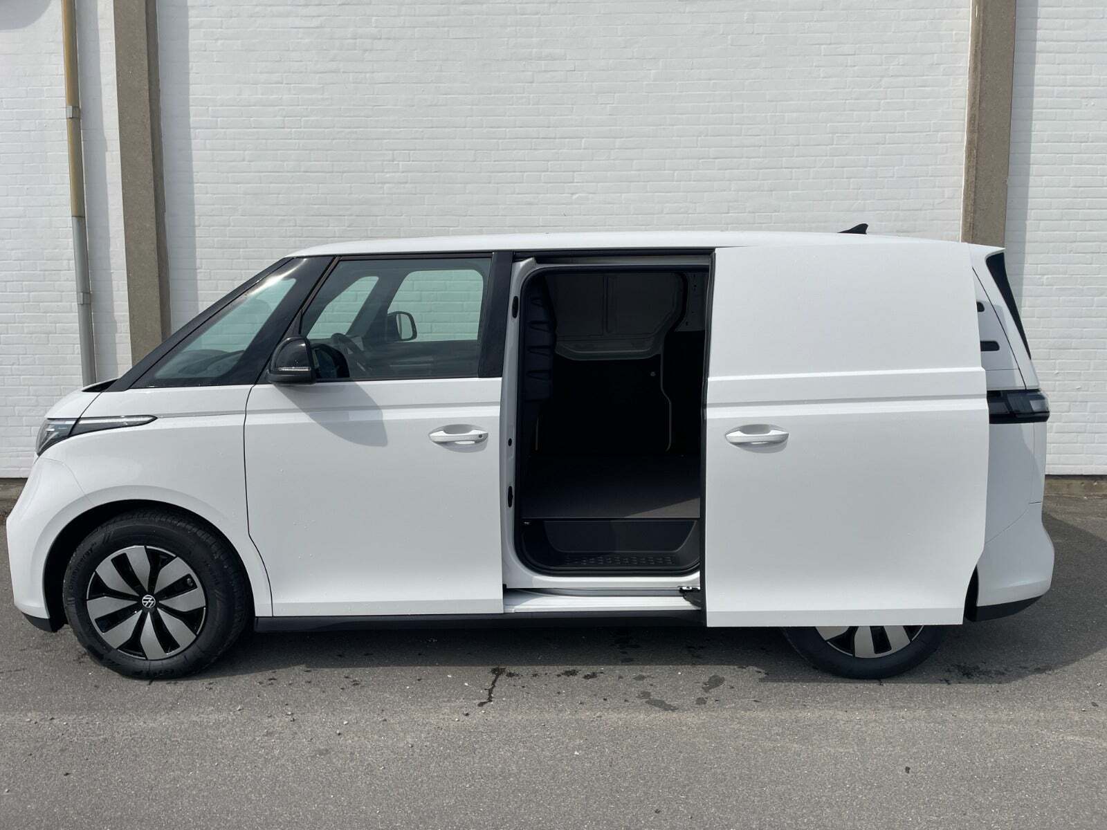 Hvid VW ID.Buzz fra 2025