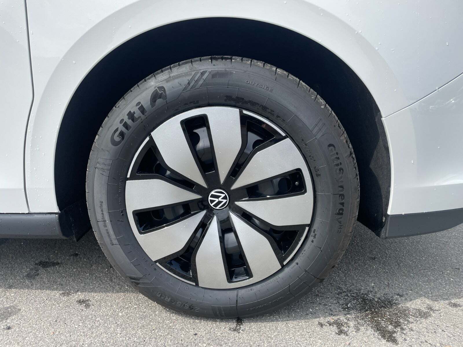 Hvid VW ID.Buzz fra 2025