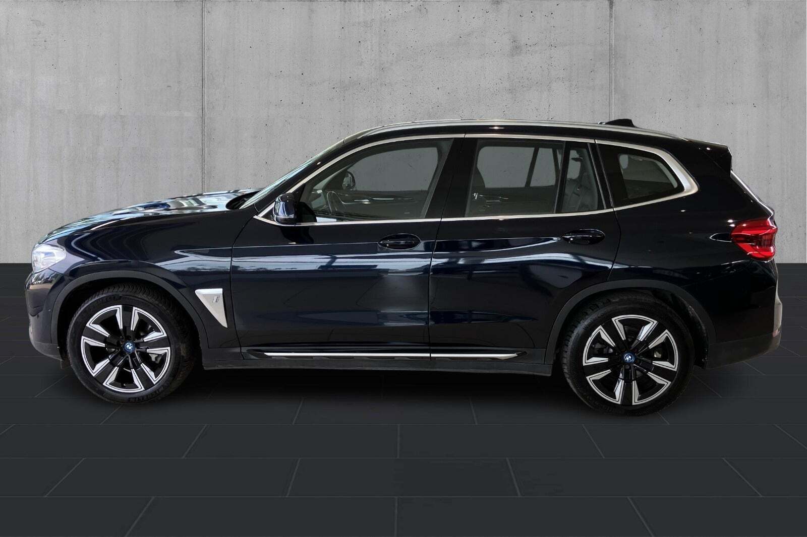 Sort BMW iX3 fra 2021