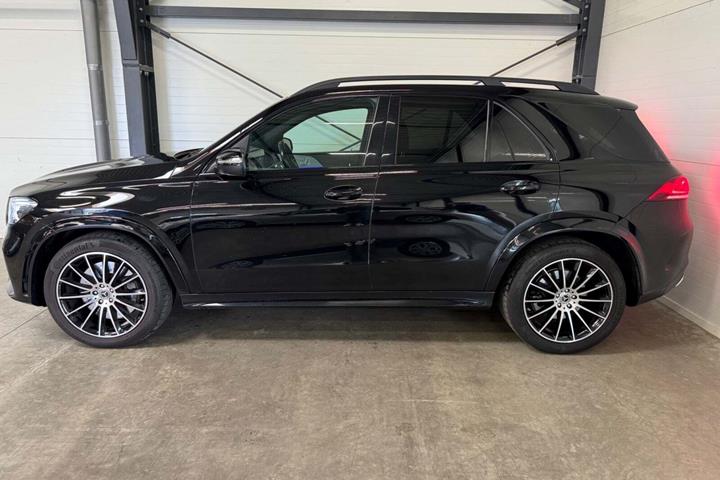 Sort Mercedes GLE450 fra 2020