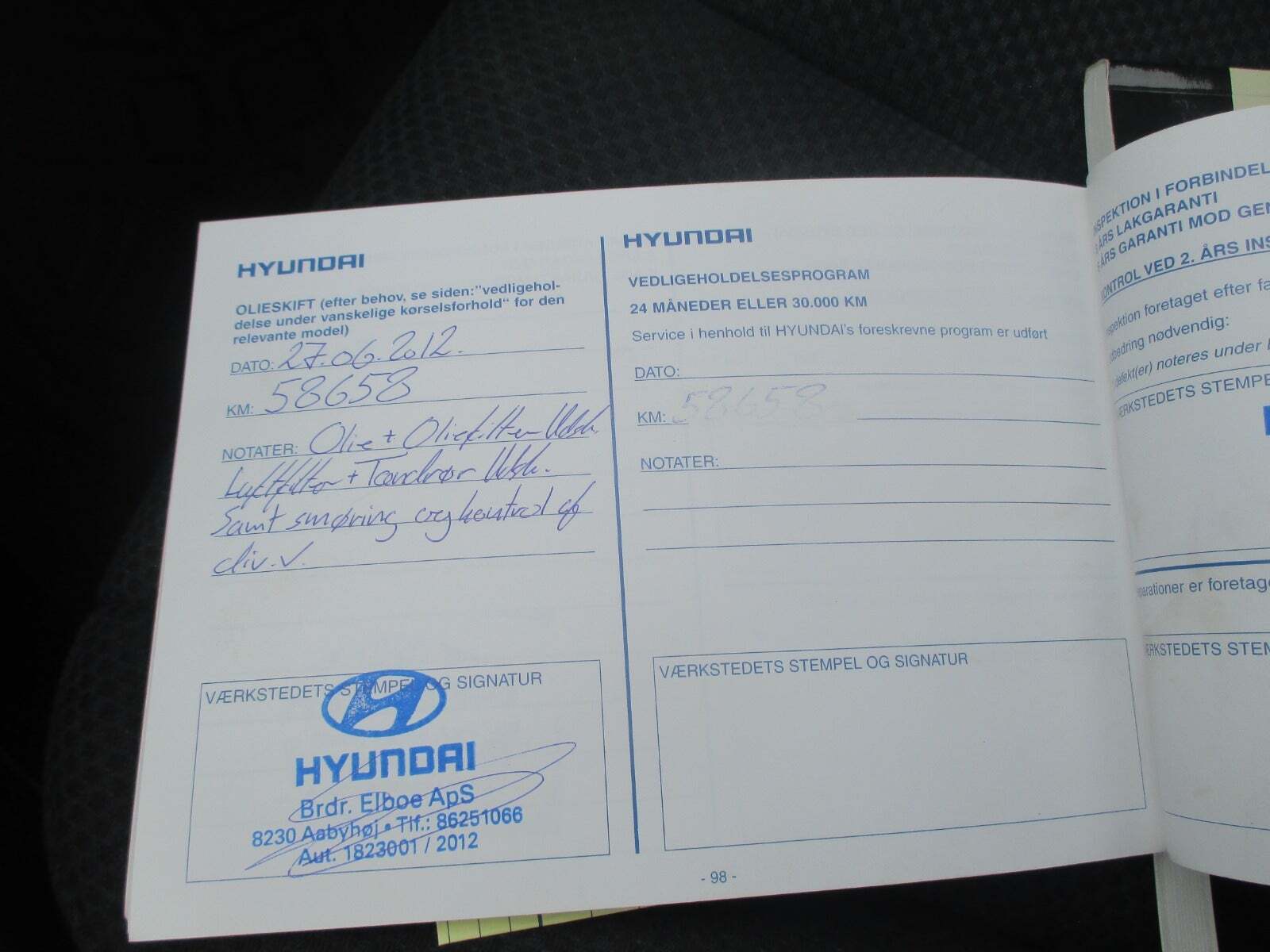 Sølv Hyundai Sonata fra 2007 set udefra