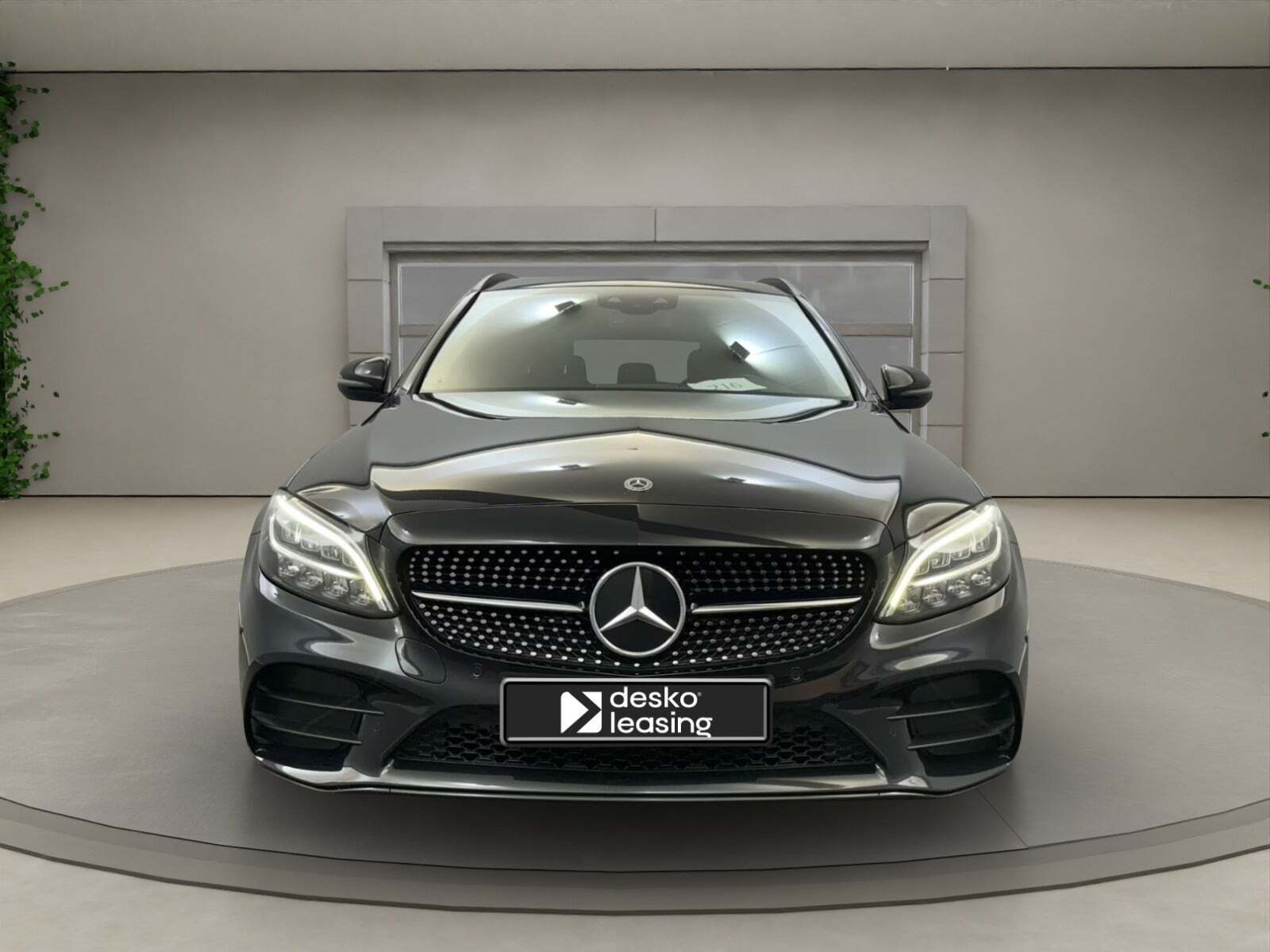 Mercedes C300 de 2,0 AMG Line Night Edition stc. aut.