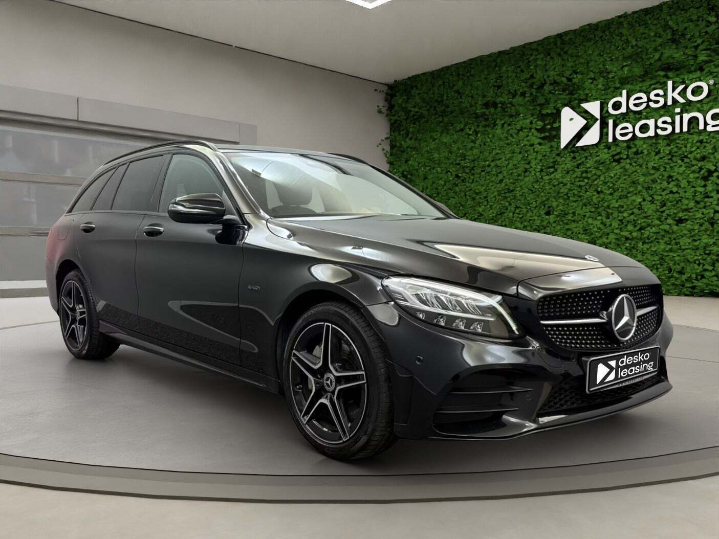 Mercedes C300 de 2,0 AMG Line Night Edition stc. aut.