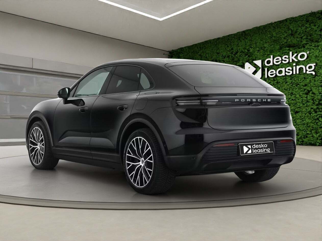 undefined Porsche Macan 4 fra 2025