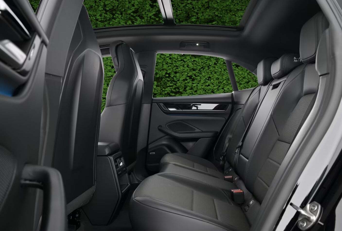 undefined Porsche Macan 4 fra 2025 set indefra