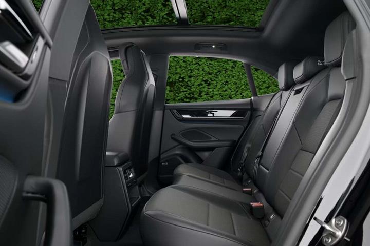 undefined Porsche Macan 4 fra 2025 set indefra