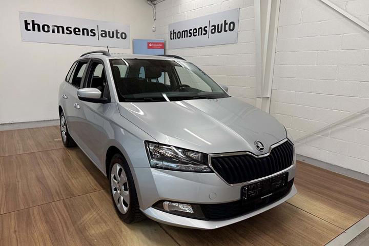 Sølv Skoda Fabia fra 2019 set udefra