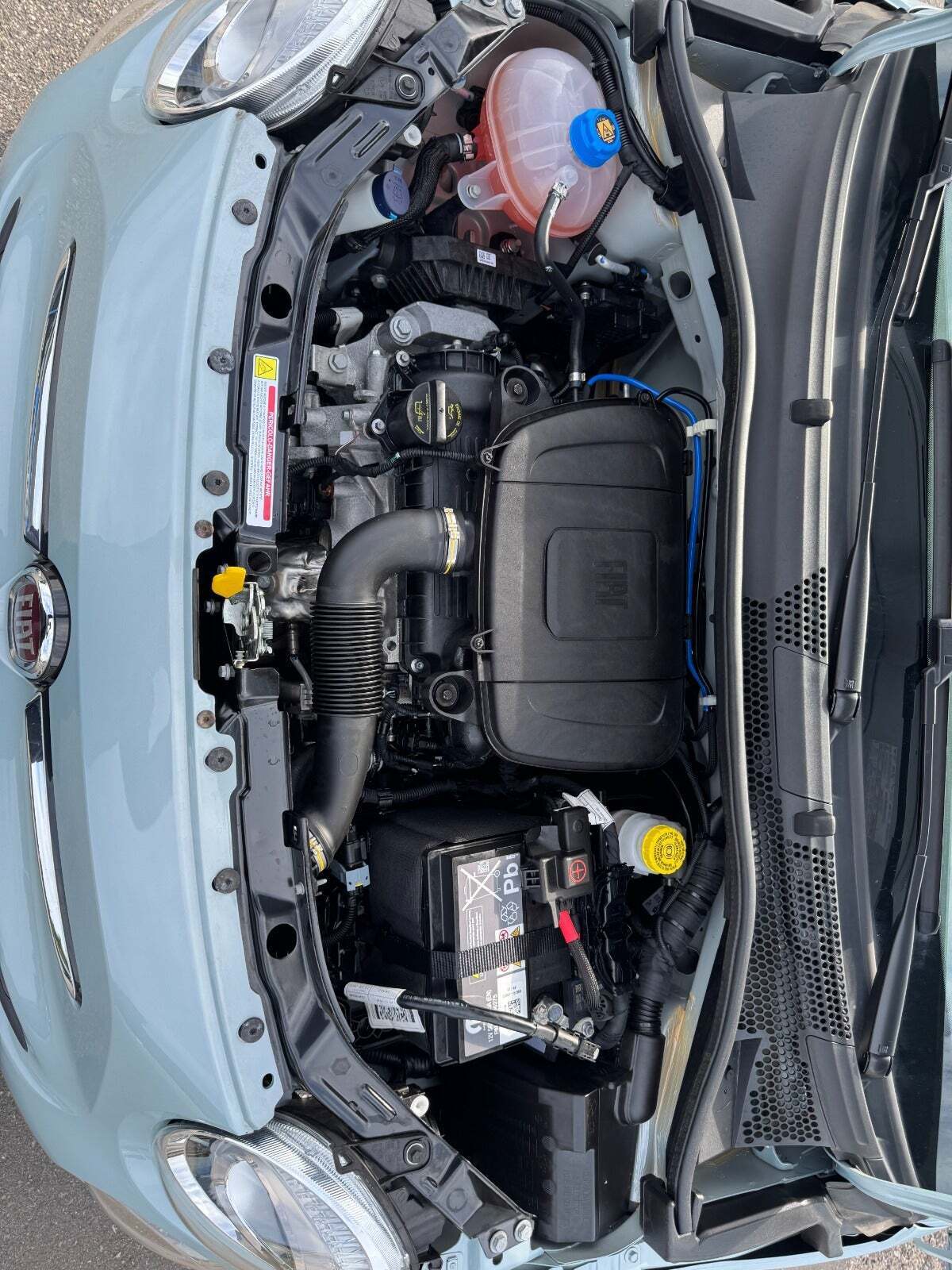 Grøn Fiat 500 fra 2024