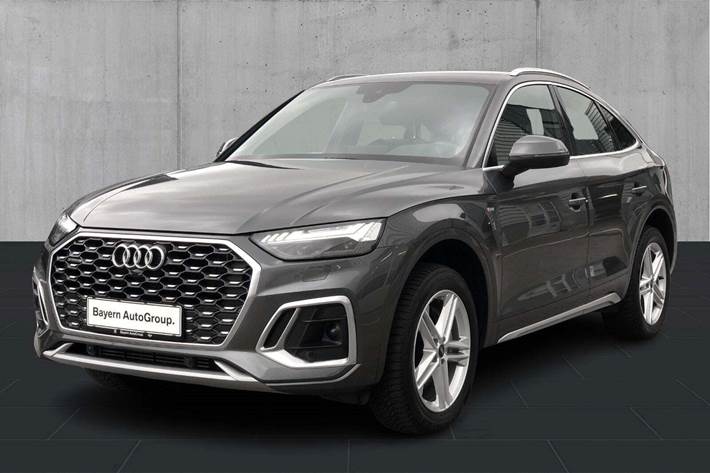 Grå Audi Q5 fra 2021 set udefra