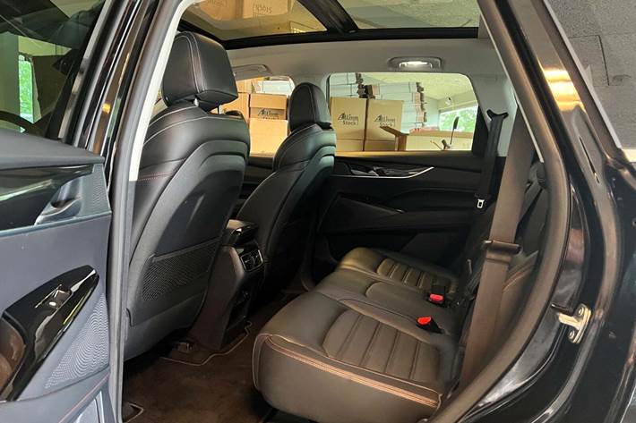 Sort Maxus Euniq6 fra 2022