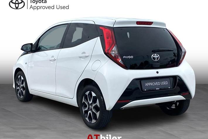 Hvid Toyota Aygo fra 2021