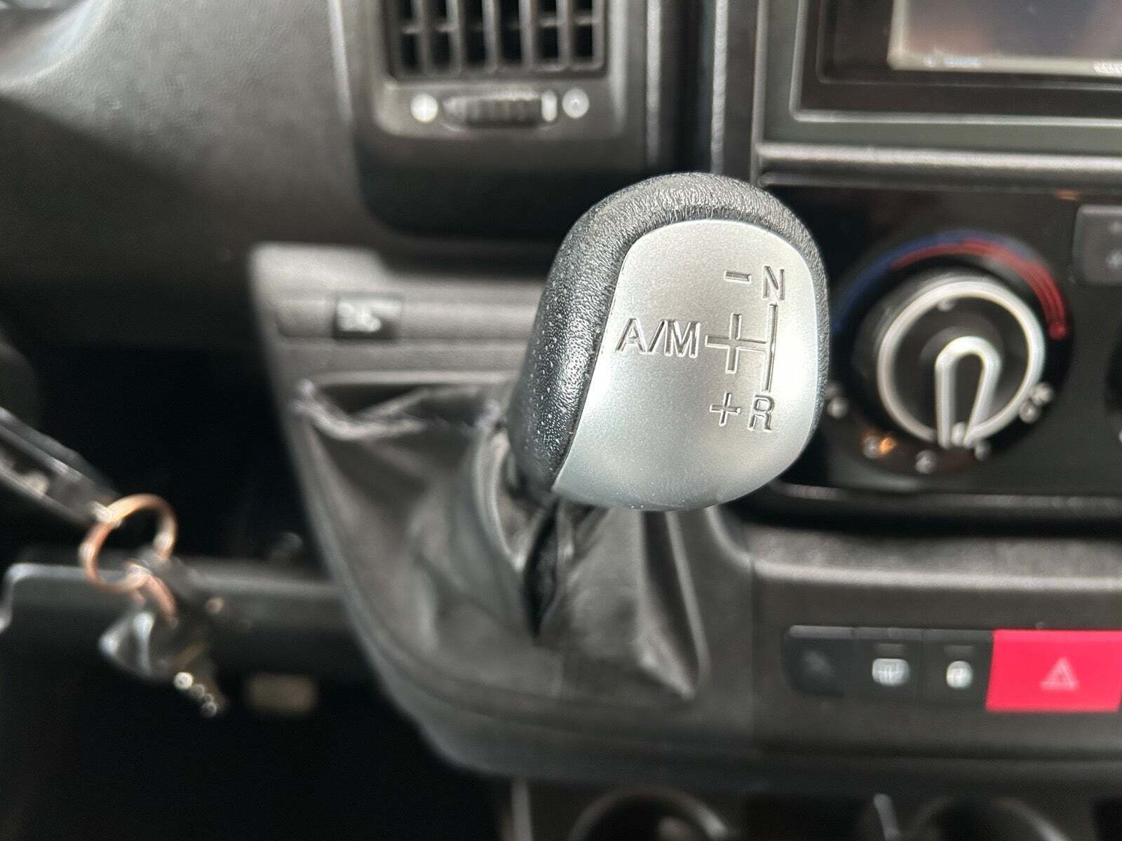 Hvid Fiat Carado fra 2019 set indefra