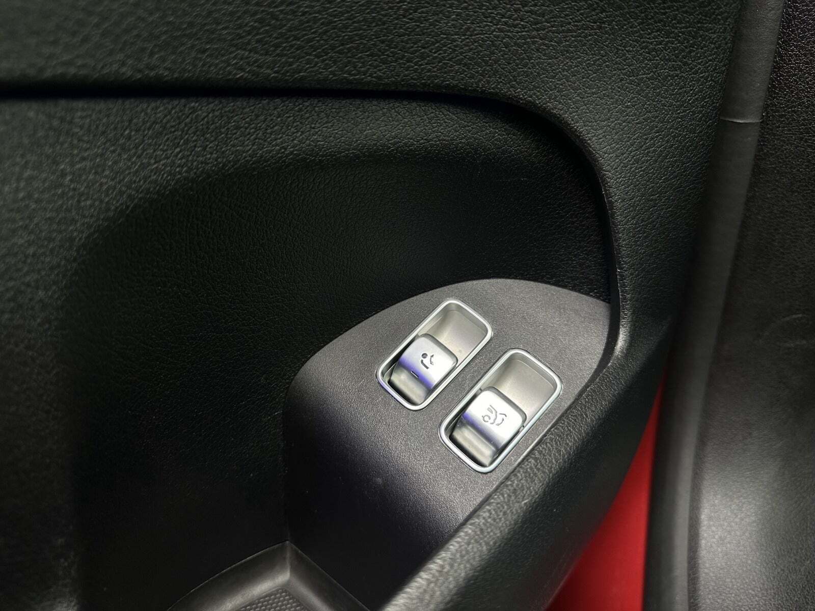 Rød Mercedes GLE300 d fra 2020