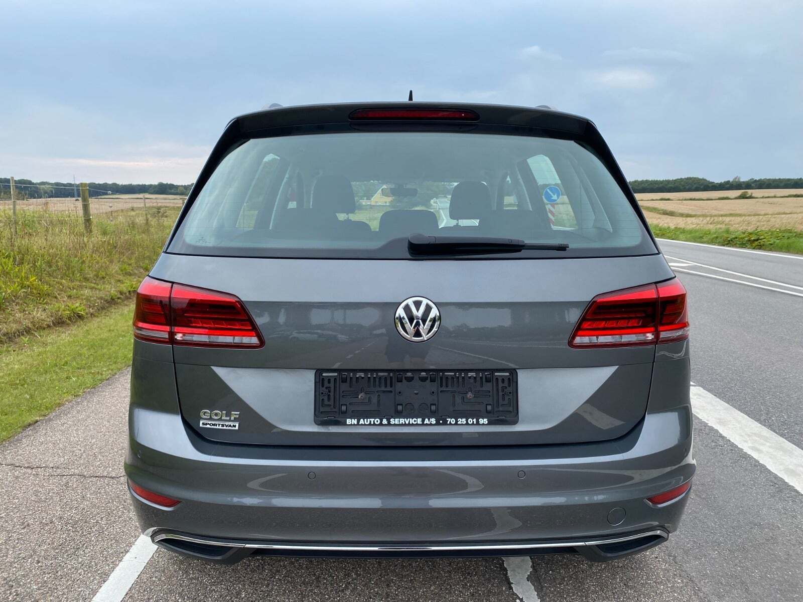 undefined VW Golf Sportsvan fra 2018 set udefra