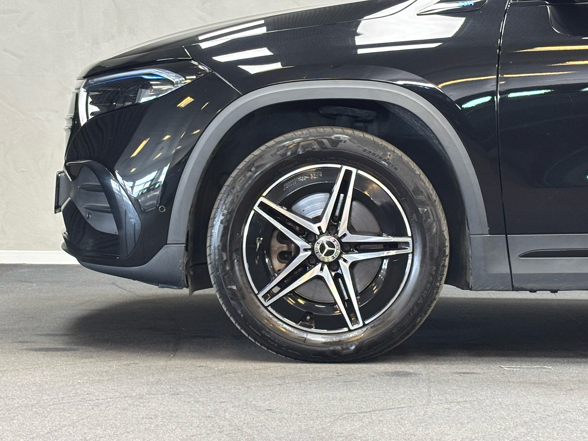Mercedes EQA250