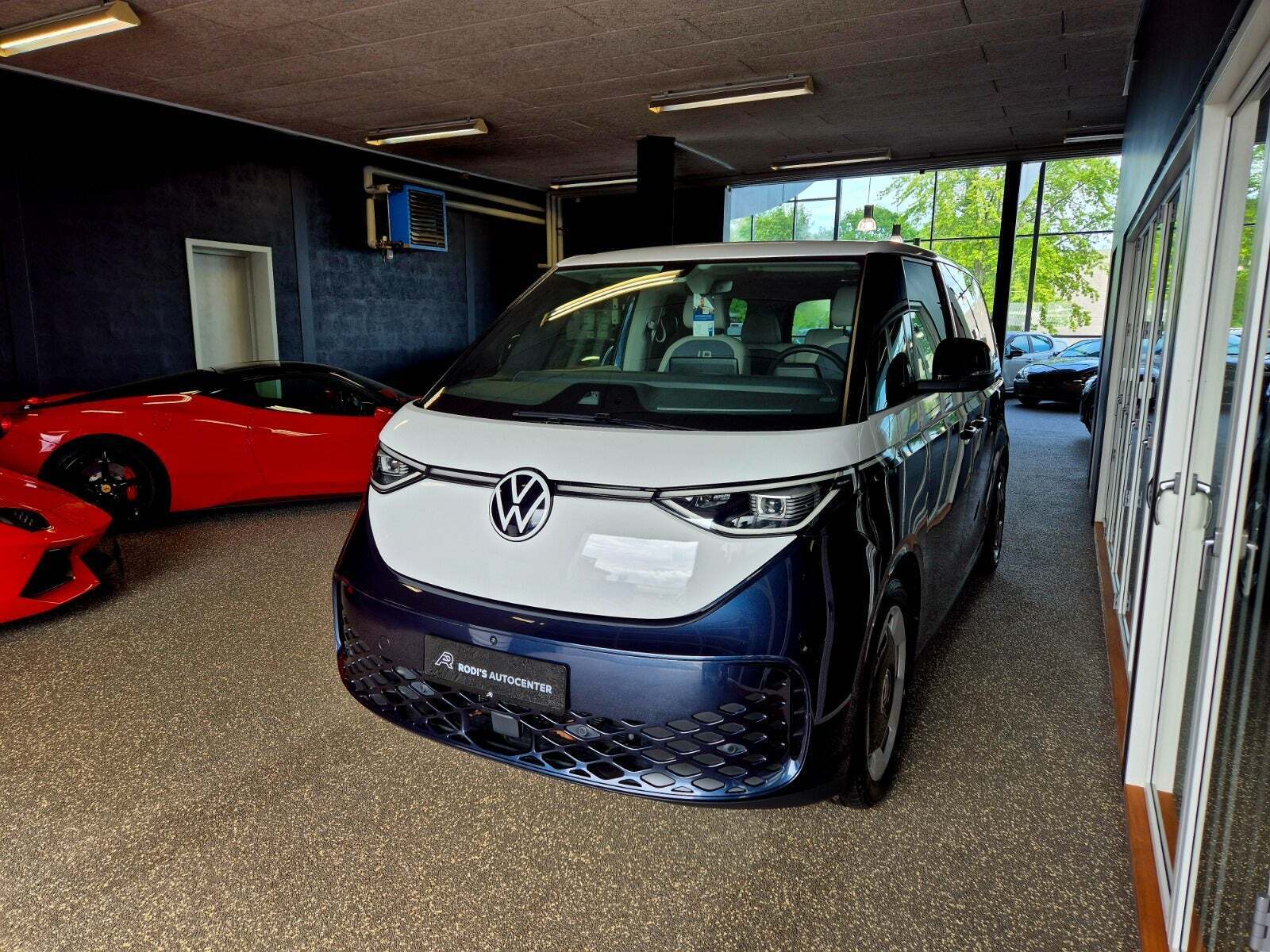 Blå VW ID.Buzz fra 2023
