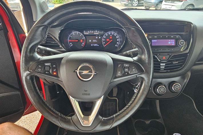 Grøn Opel Karl fra 2016