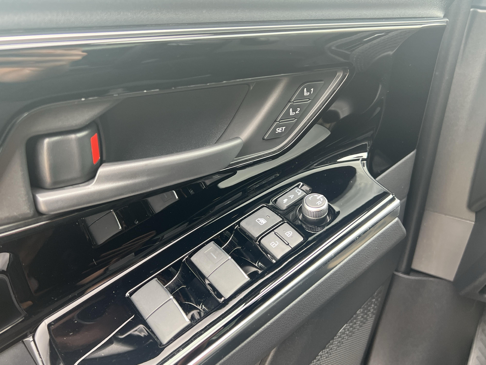 Sort Toyota BZ4X fra 2023