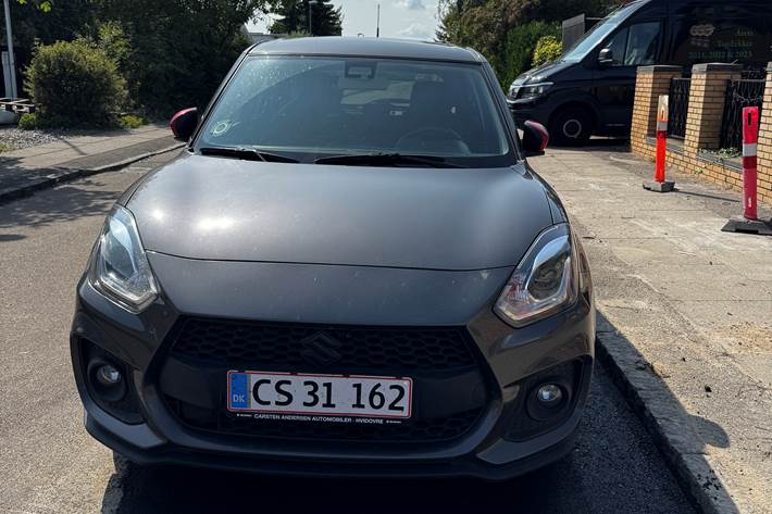 Grå Suzuki Swift fra 2020