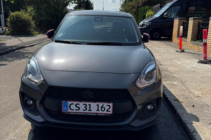 Grå Suzuki Swift fra 2020