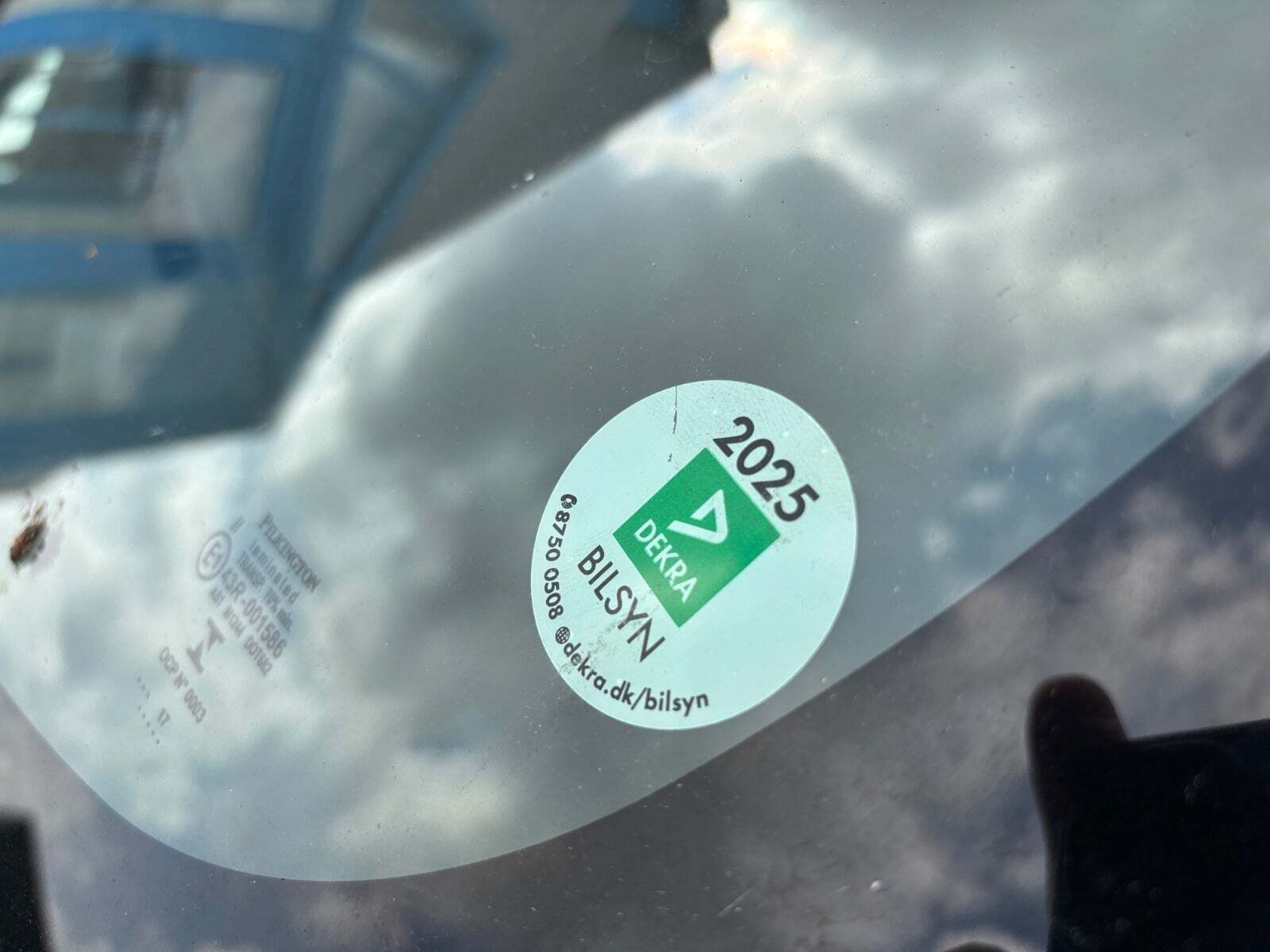 Blå Kia Rio fra 2013