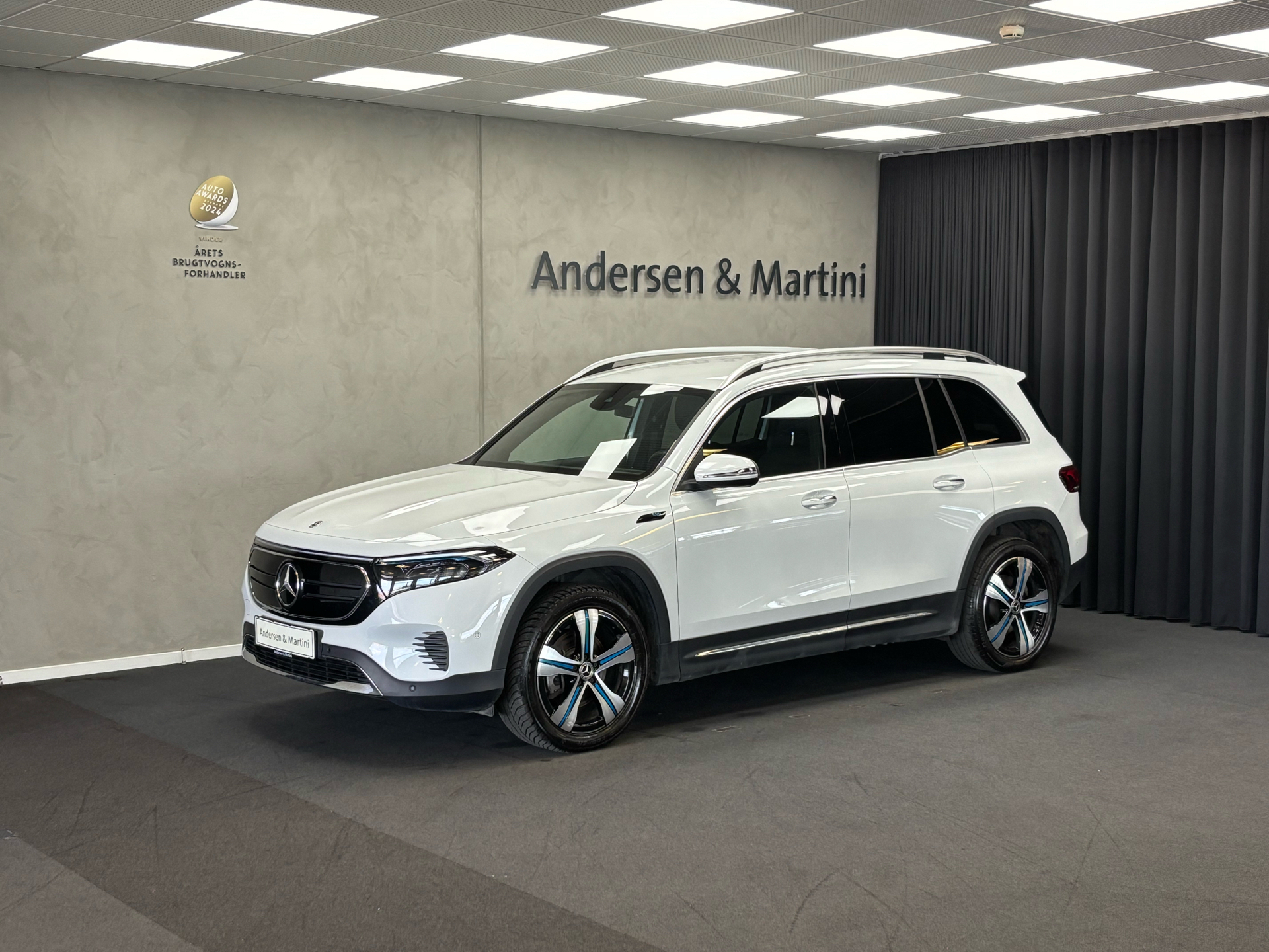 Hvid Mercedes EQB 250 fra 2022