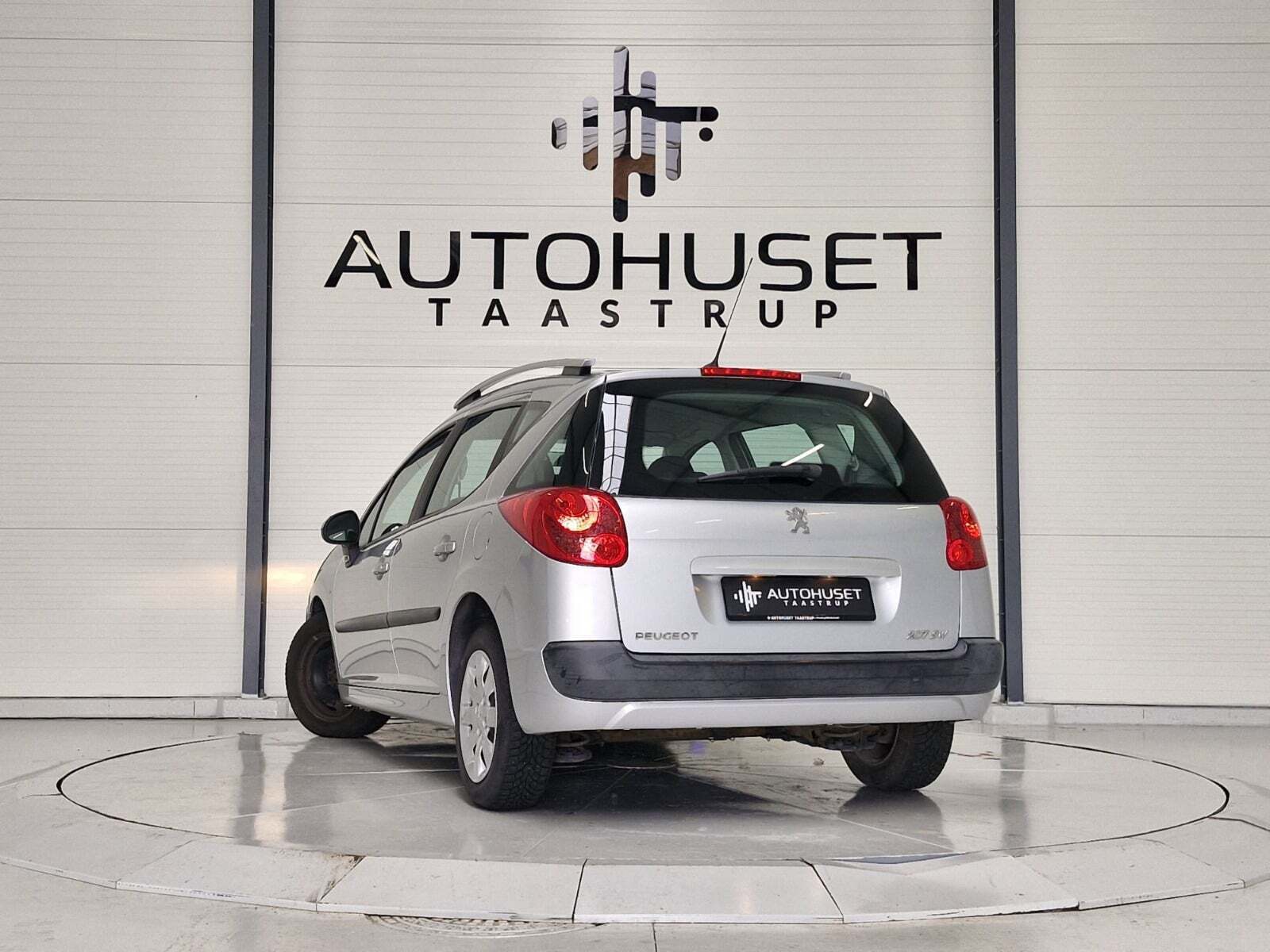 Sølv Peugeot 207 fra 2009