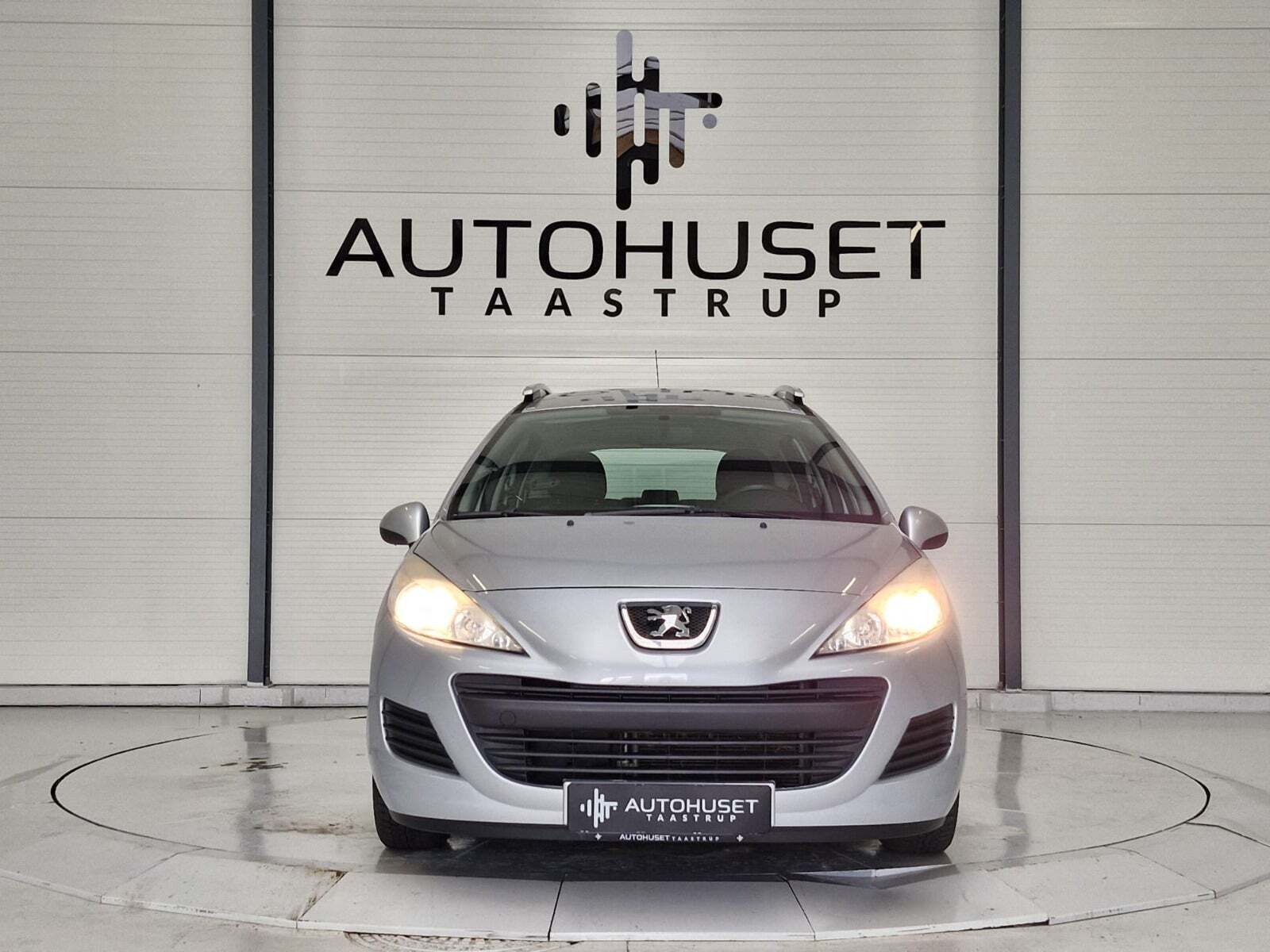 Sølv Peugeot 207 fra 2009