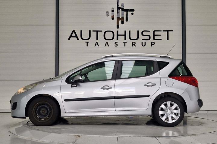 Sølv Peugeot 207 fra 2009