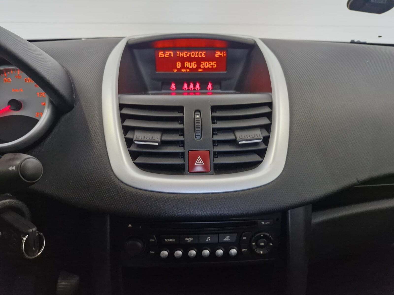 Sølv Peugeot 207 fra 2009