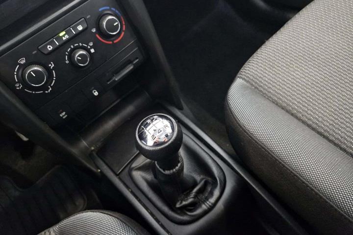 Sølv Peugeot 207 fra 2009