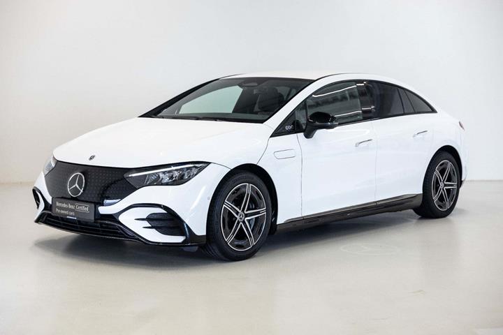 Hvid Mercedes EQE350 fra 2024