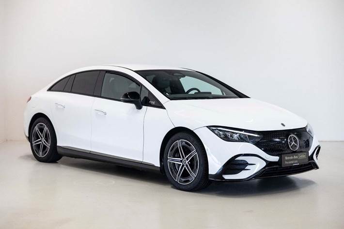 Hvid Mercedes EQE350 fra 2024