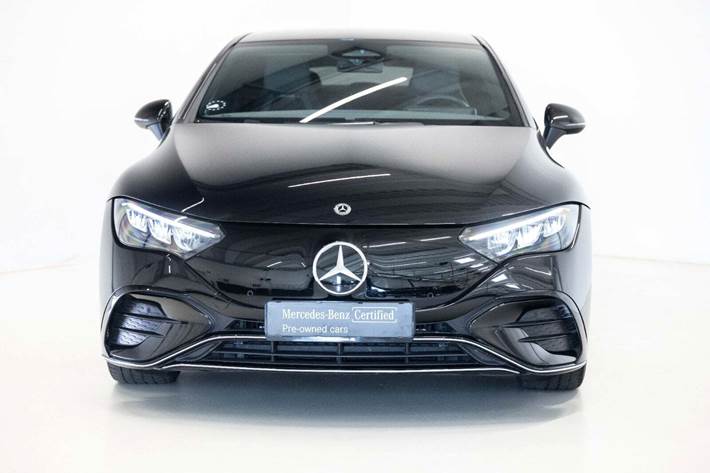 Sort Mercedes EQE350 fra 2024