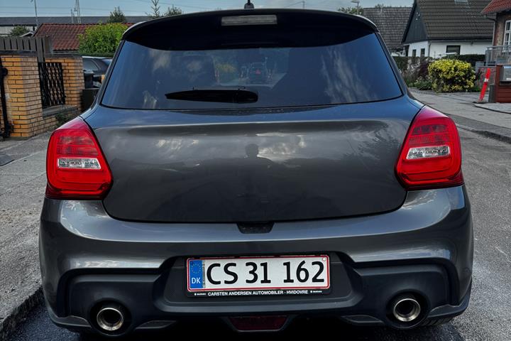 Grå Suzuki Swift fra 2020
