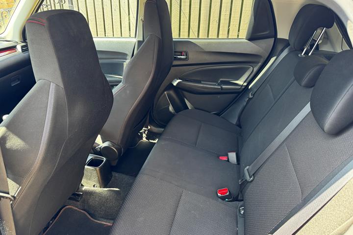 Grå Suzuki Swift fra 2020