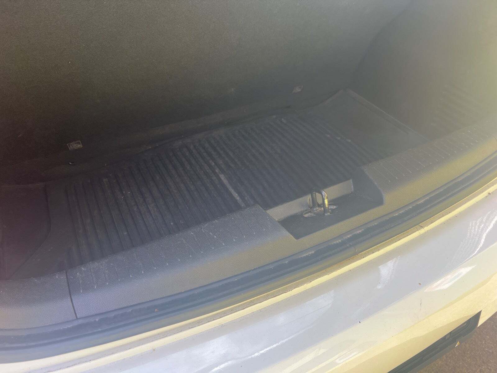 Hvid Opel Karl fra 2016