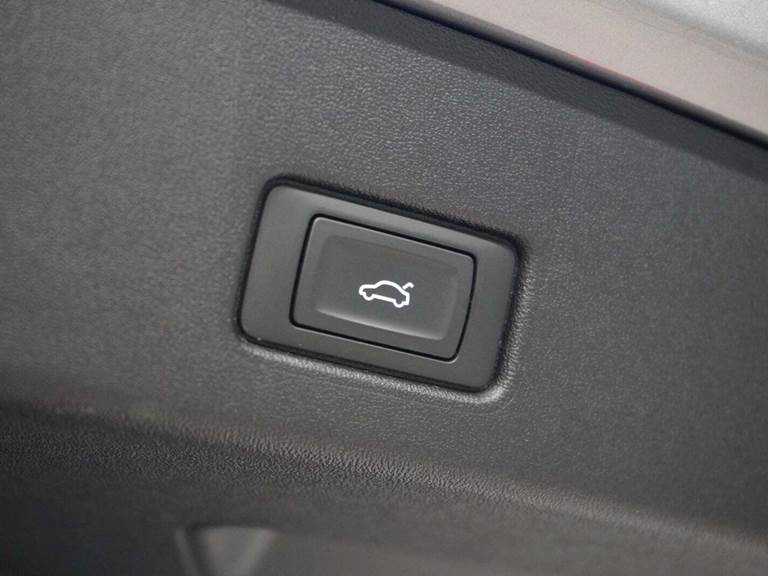 Audi Q4 e-tron 45 S-line