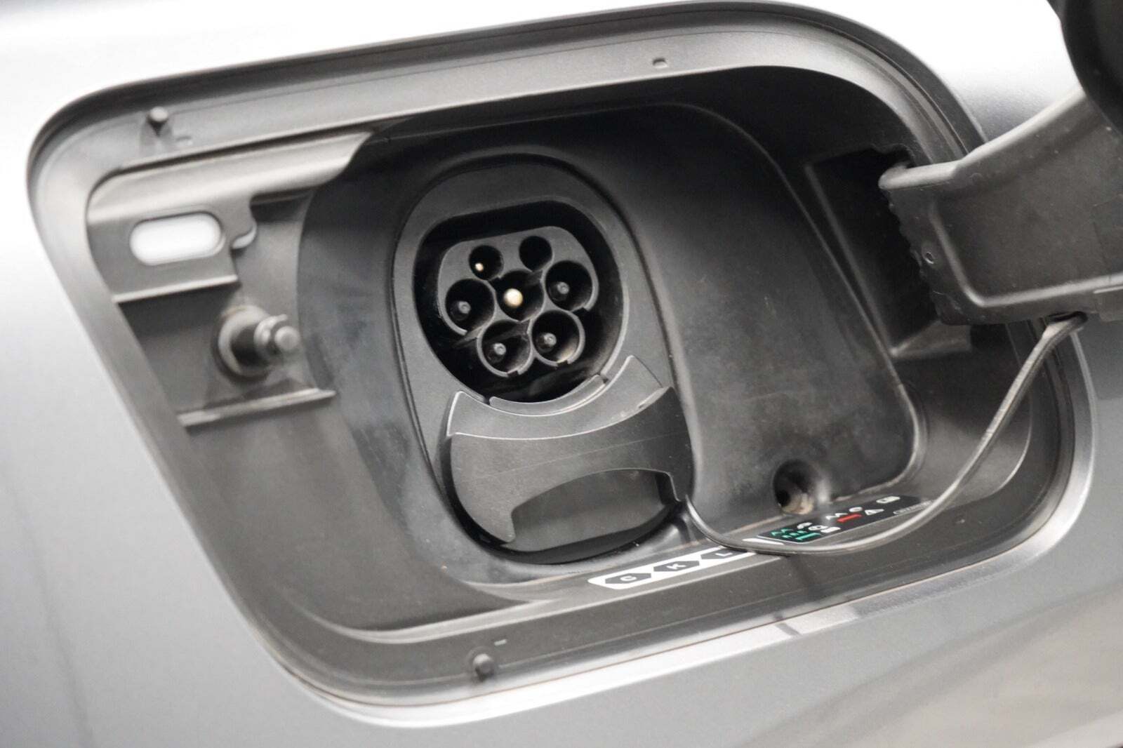 Grå Audi Q4 e-tron fra 2024