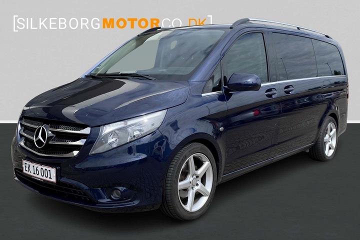 Blå Mercedes Vito 114 fra 2016 set udefra
