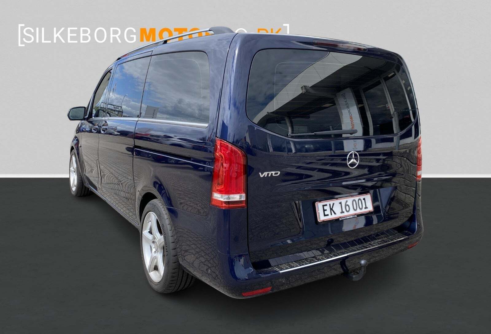 Blå Mercedes Vito 114 fra 2016