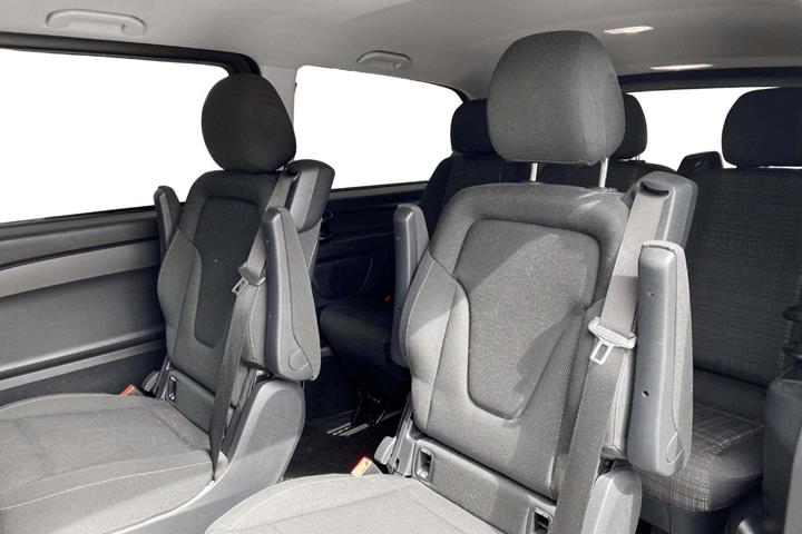 Blå Mercedes Vito 114 fra 2016