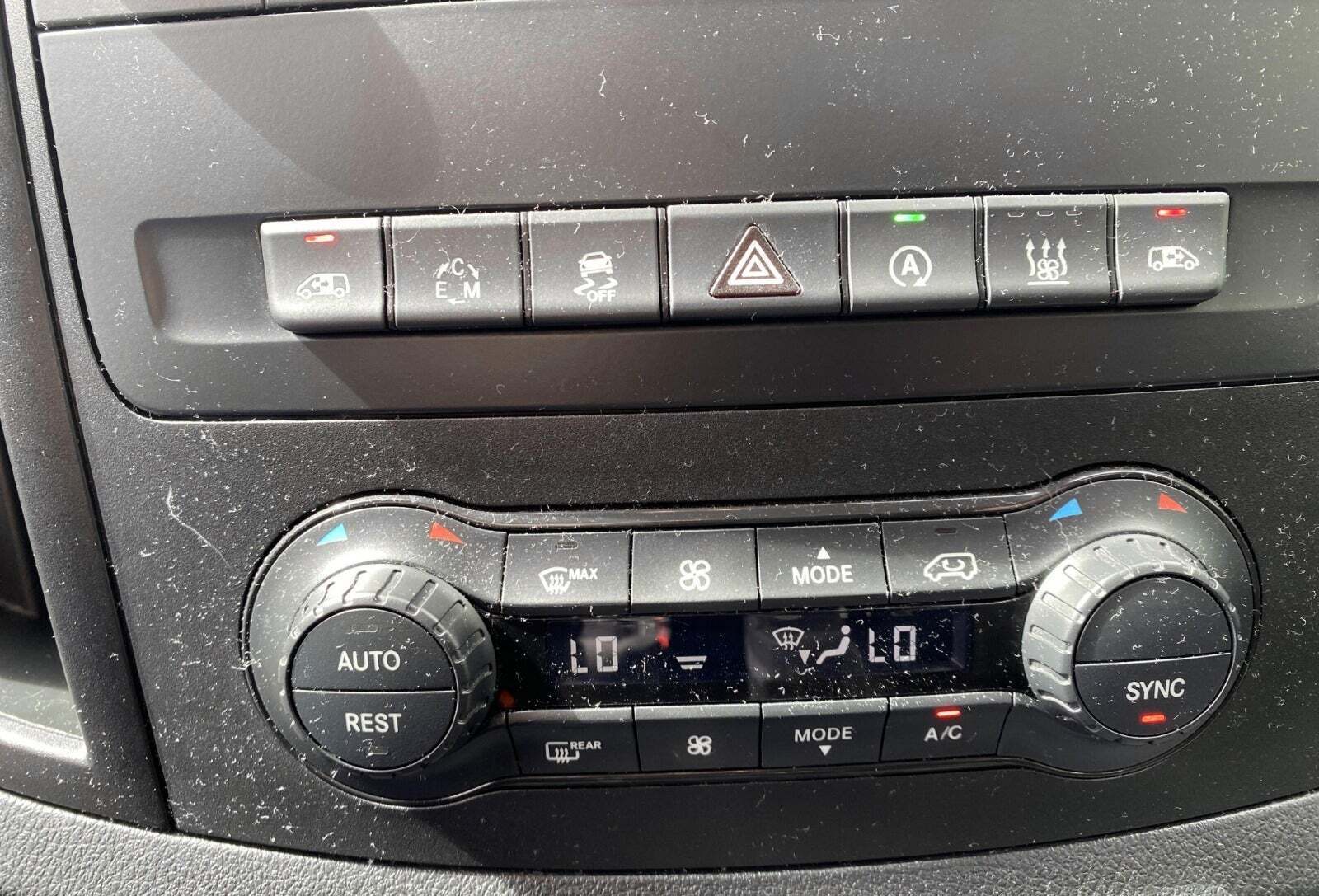 Blå Mercedes Vito 114 fra 2016