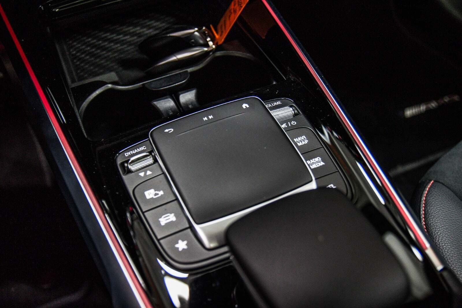 Grå Mercedes EQB350 fra 2022