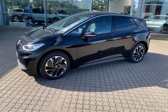Sort VW ID.3 fra 2025 set udefra