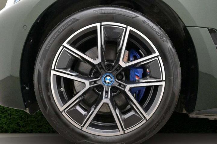 undefined BMW i4 fra 2024