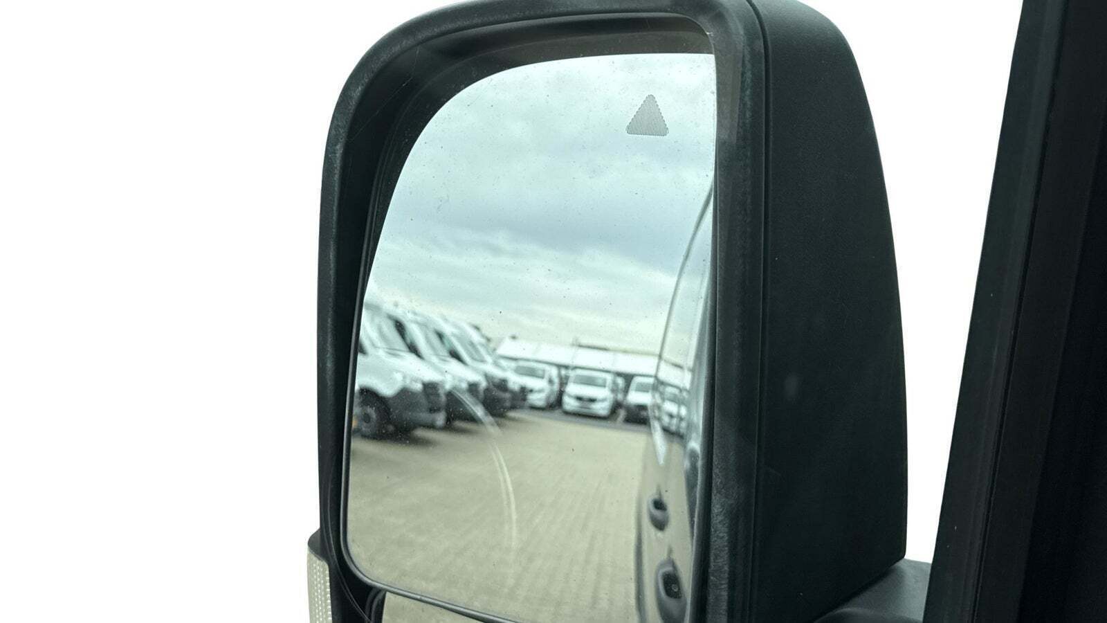 Grå Mercedes Sprinter 319 fra 2020