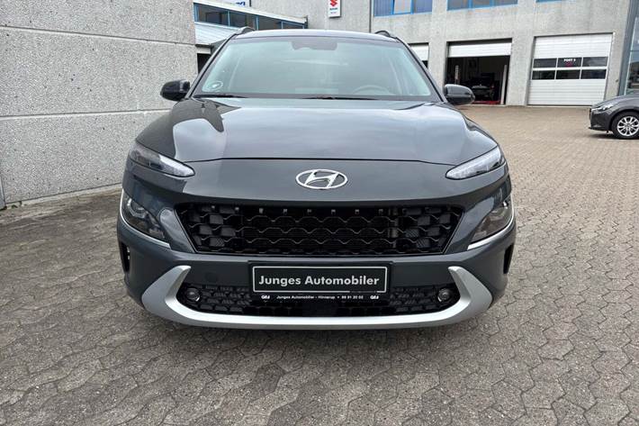Grå Hyundai Kona fra 2023