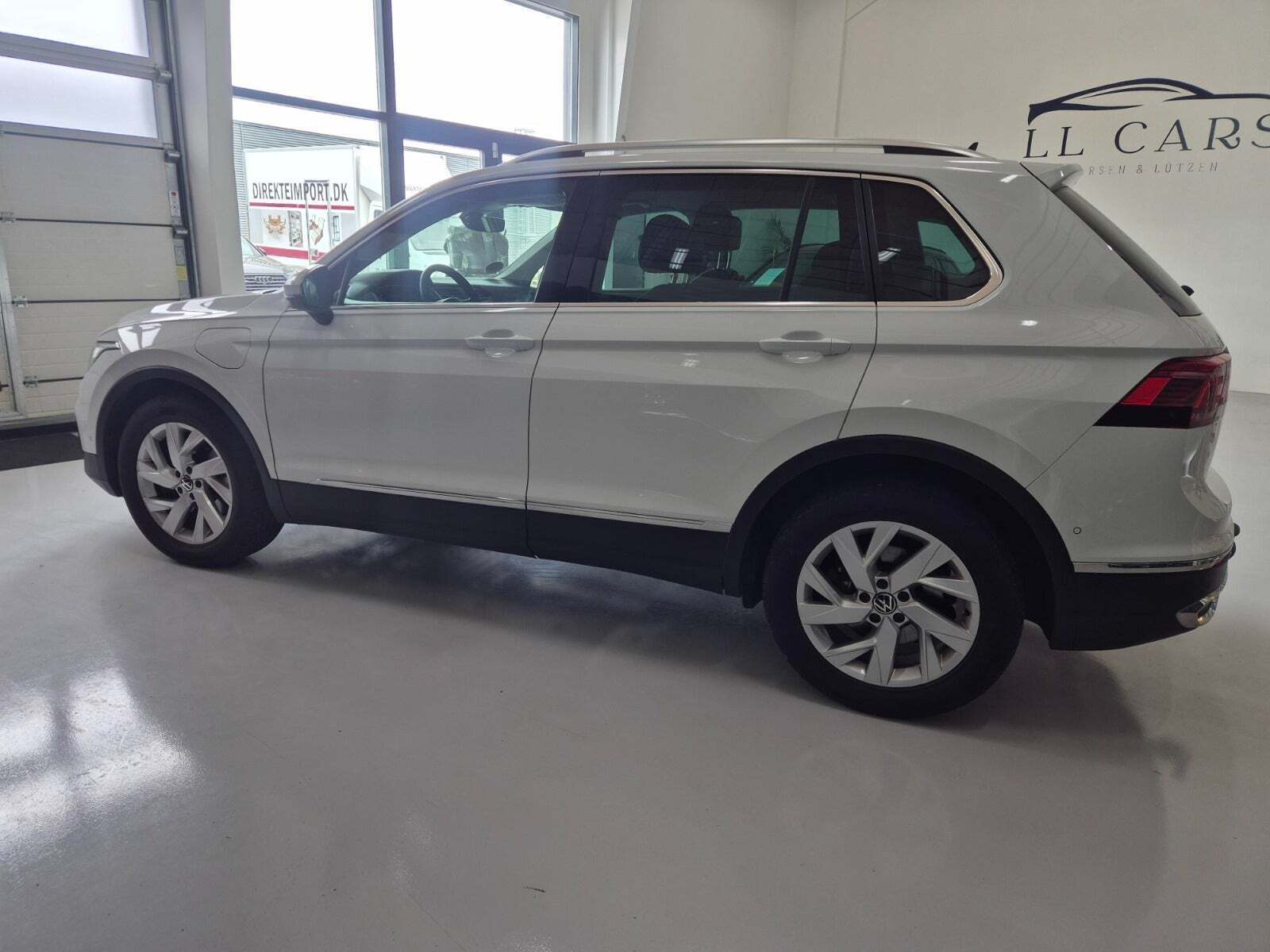 Hvid VW Tiguan fra 2021